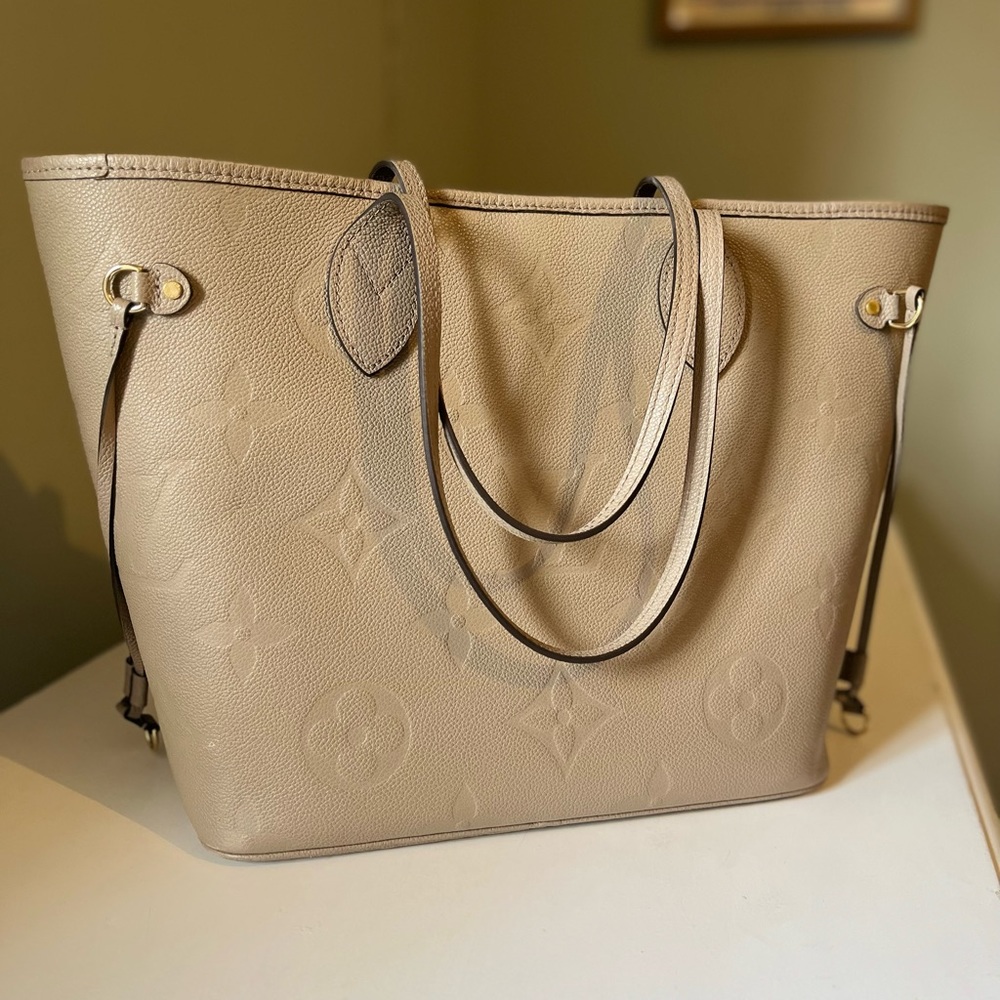 Louis Vuitton Neverfull MM Empriente Turtledove, Poachette, Box, and Dustbag